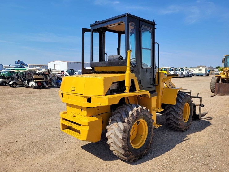 deere-244e-image-4