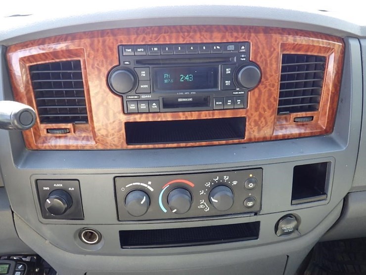 2006-dodge-ram-3500-image-29