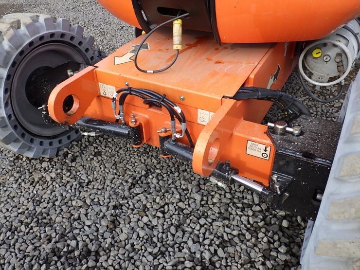 2017-jlg-600ajn-image-31