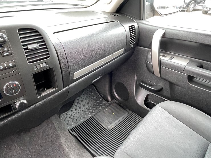 2011-chevrolet-silverado-1500-image-62