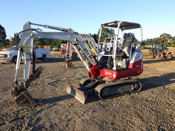 2019-takeuchi-tb230-image-1