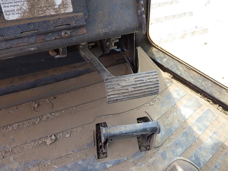deere-750j-lt-image-29