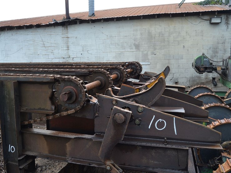 23'-4-strand-log-deck-w/-#78-chain-w/-stop-&-loader-w/-nose-skids-w/-electric-drive-image-2