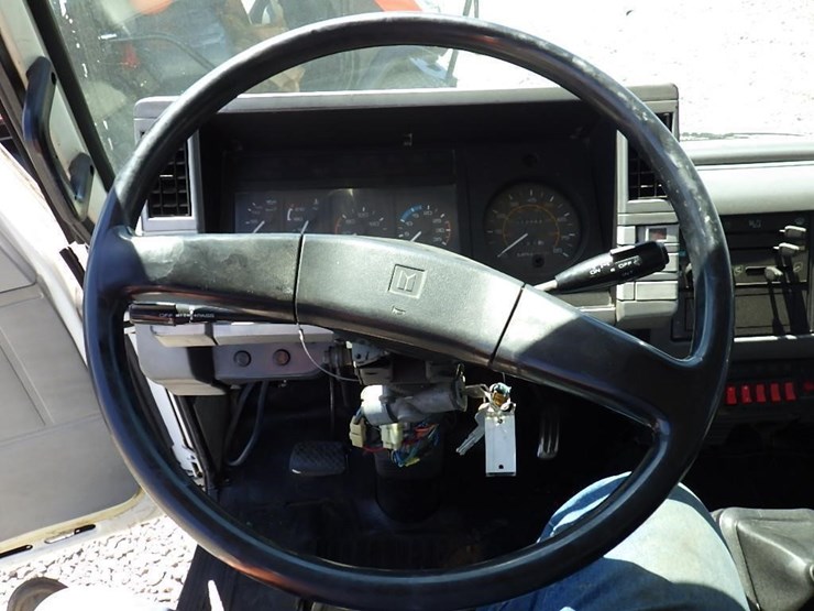 1996-isuzu-frr-image-31
