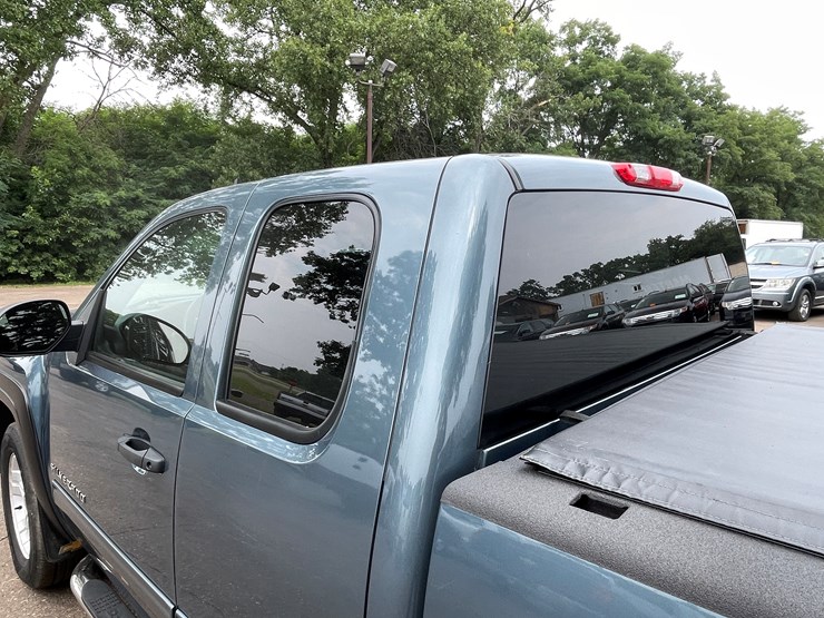 2011-chevrolet-silverado-1500-image-25