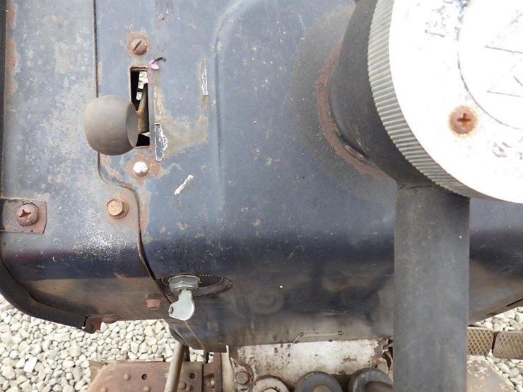 massey-ferguson-255-image-17