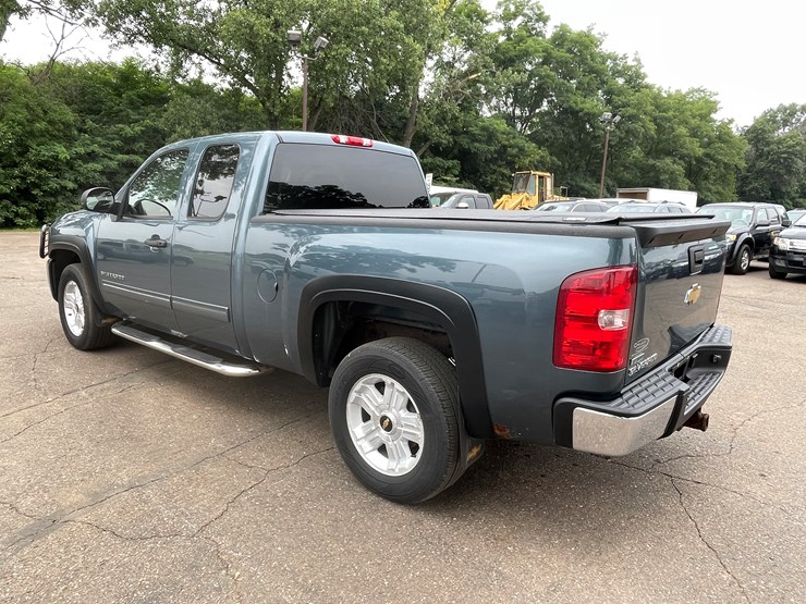 2011-chevrolet-silverado-1500-image-7