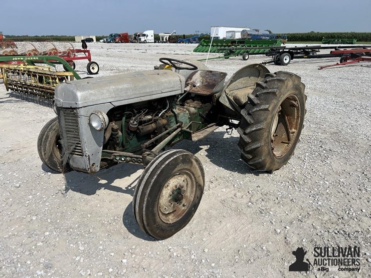 massey-ferguson-35-image-1