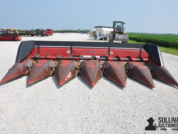 case-ih-1064-image-2