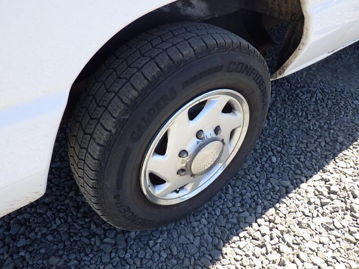 2009-utility-van-image-30