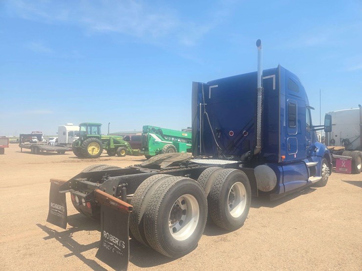 2016-kenworth-t680-image-3