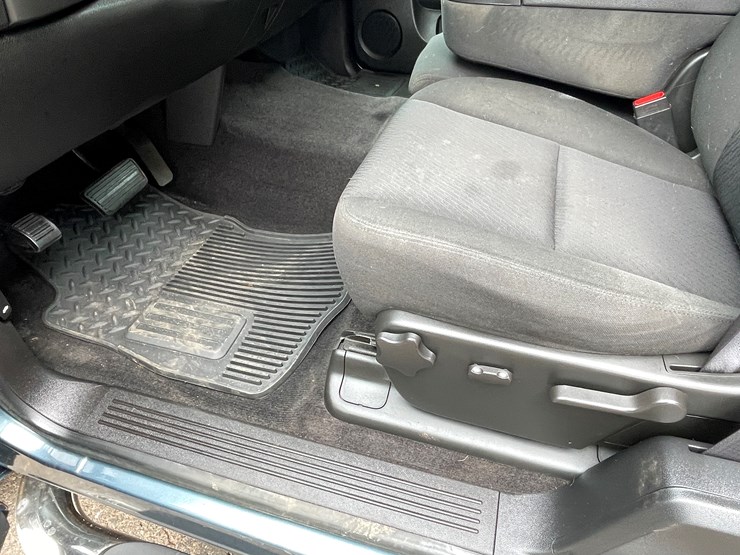 2011-chevrolet-silverado-1500-image-60