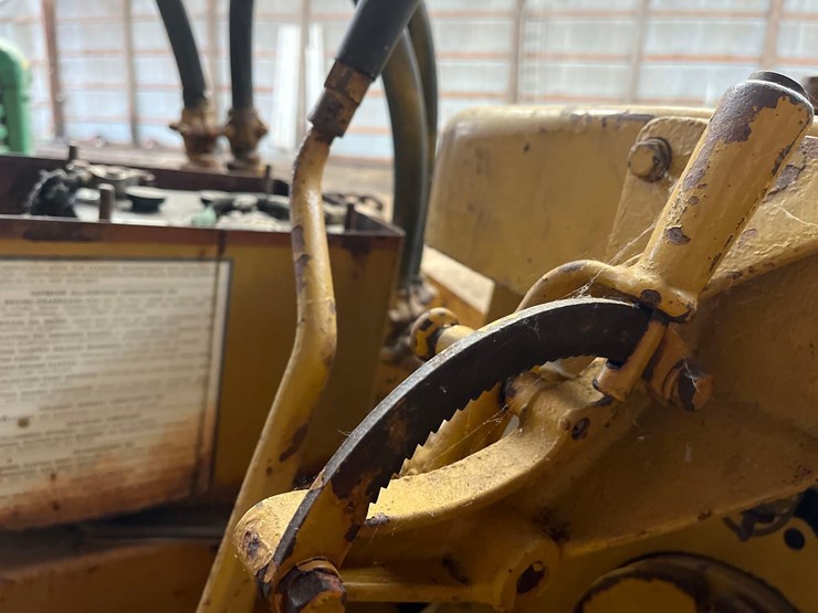caterpillar-d2-image-49
