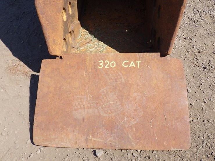 caterpillar-320-image-6