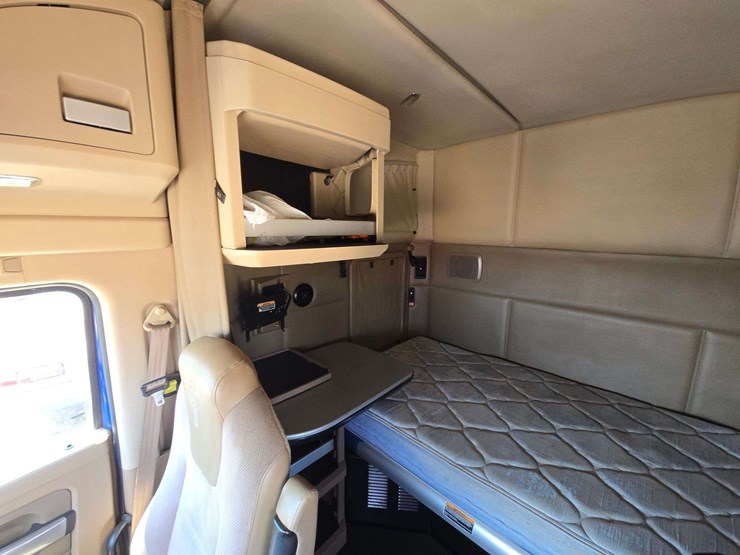 2016-kenworth-t680-image-13