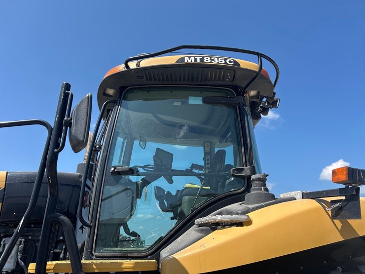 2013-challenger-mt835c-image-28