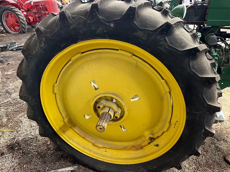 john-deere-b-image-5