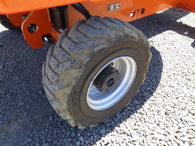 2009-jlg-400s-image-31