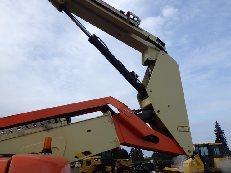 2017-jlg-600ajn-image-7