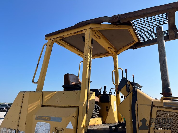 deere-750c-image-16