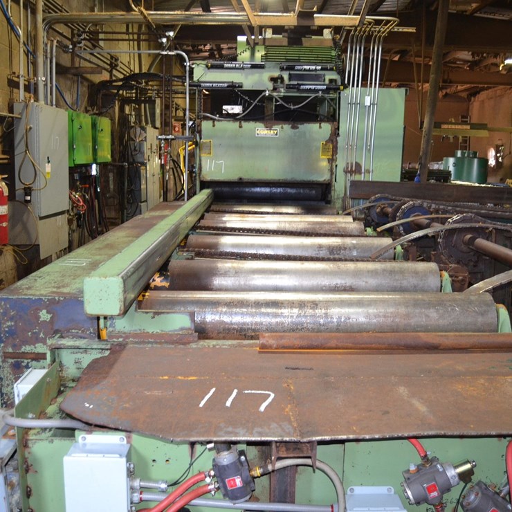 2005 CORLEY MODEL 860 THIN KERF COMBINATION GANG EDGER W/ HANDS OFF INFEED ROLLCASE W/ POSITIONER W/ MOVABLE FENCE W/ LAZER LITE SYSTEM W/ OUTFEED ROLLCASE W/ SAFETY CONTAINMENT SN#TAE-860-016