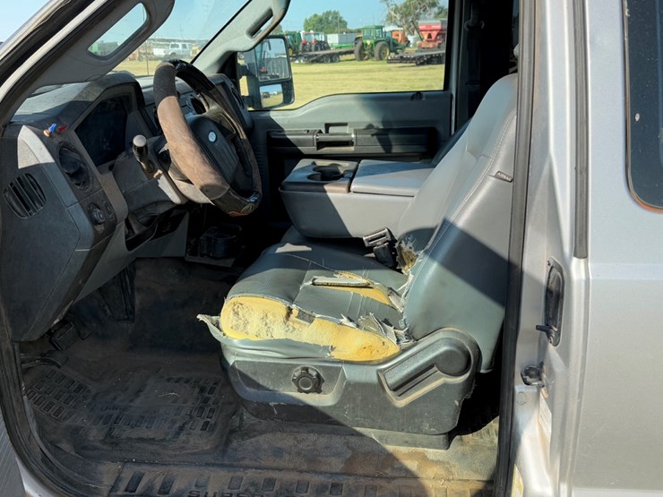 2011-ford-f250-image-15