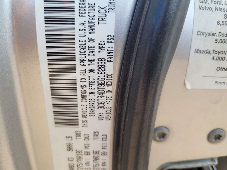 2014-ram-2500-slt-image-13