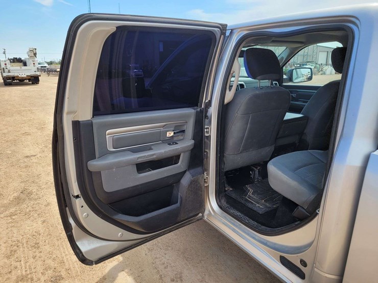 2014-ram-2500-slt-image-5