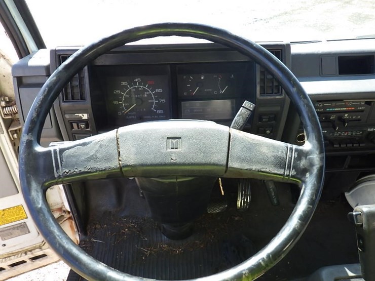 1990-isuzu-npr-image-19