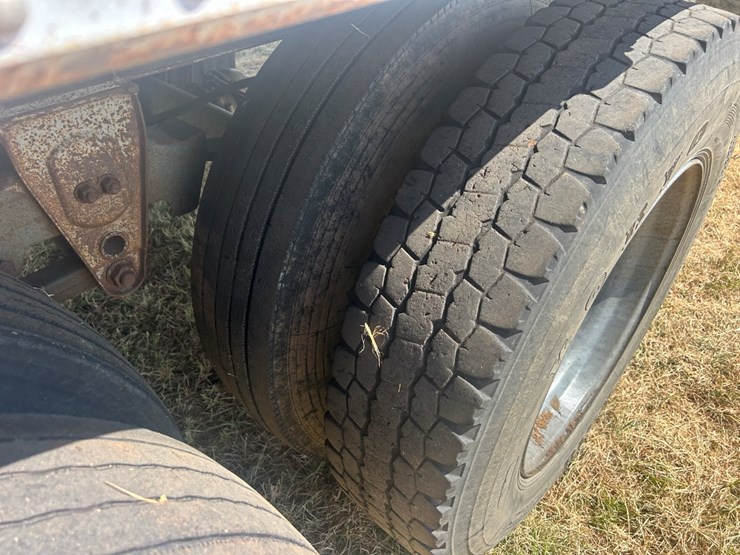 merritt-grain-trailer-image-18