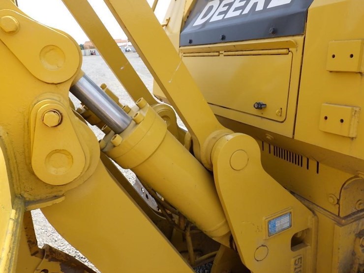 deere-750j-lt-image-17