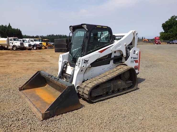 2022-bobcat-t770-image-1