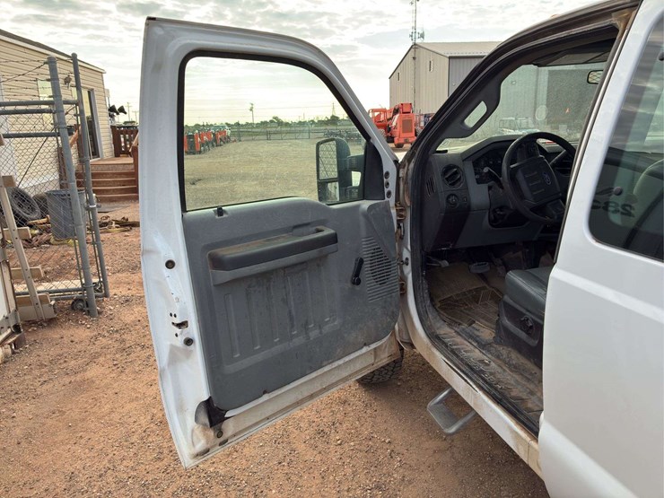 2011-ford-f350-image-7