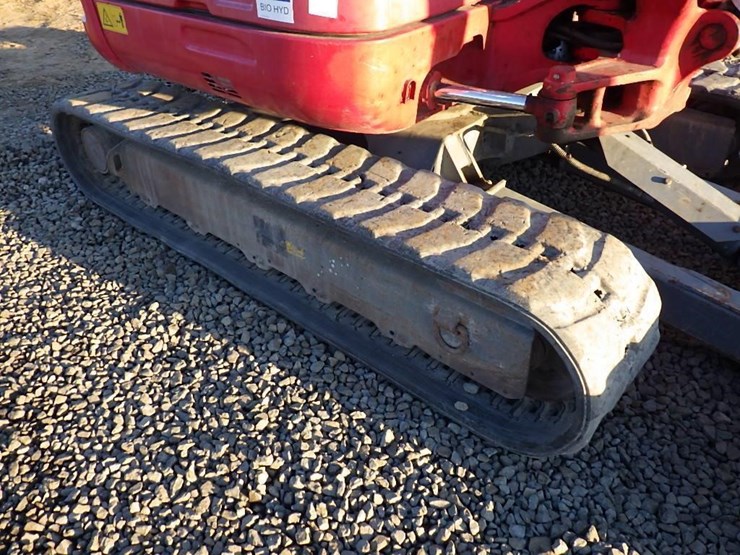 2019-takeuchi-tb260-image-39