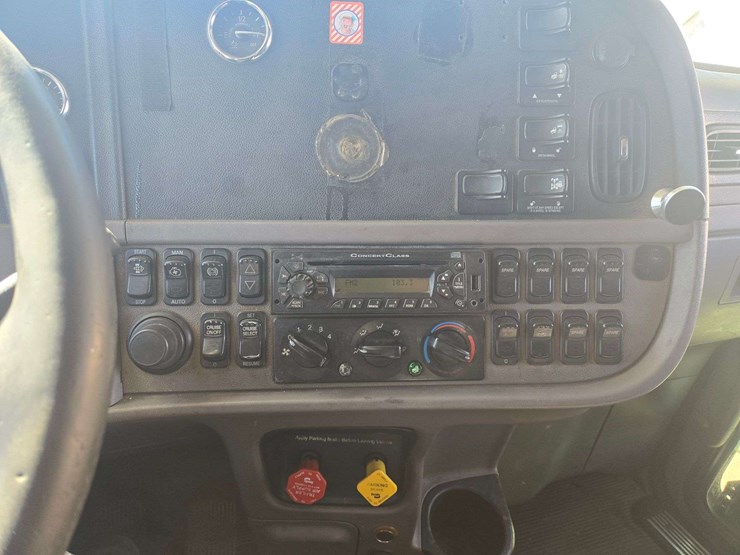 2013-peterbilt-386-image-20