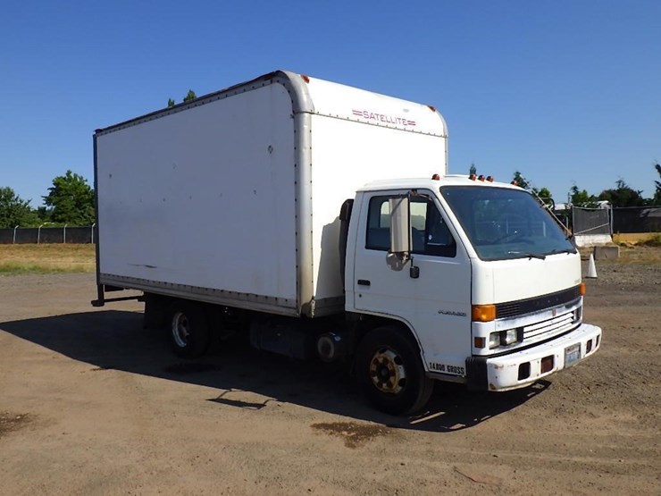 1990-isuzu-npr-image-2