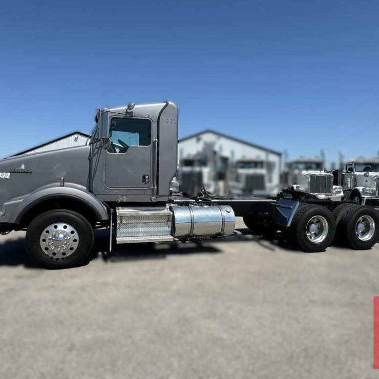 2013 KENWORTH T800