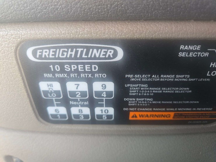 2014-freightliner-cascadia-125-image-22