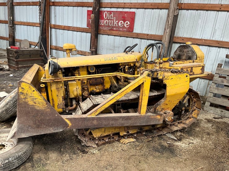 caterpillar-d2-image-1
