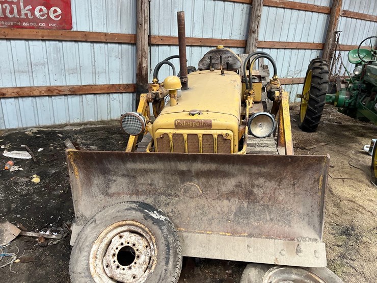 caterpillar-d2-image-2