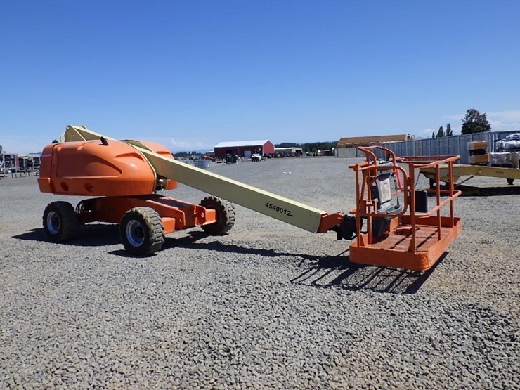 2009-jlg-400s-image-2