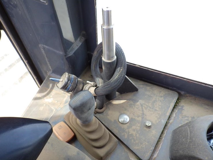 deere-750j-lt-image-33