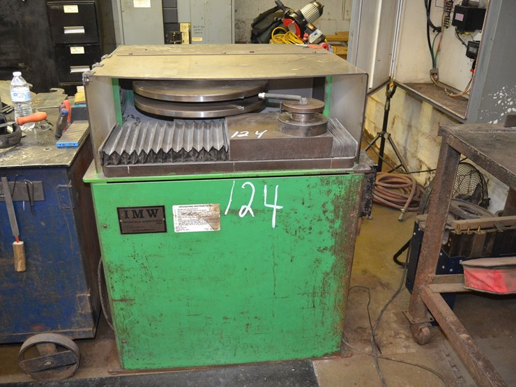 imw-guide-dresser-image-1