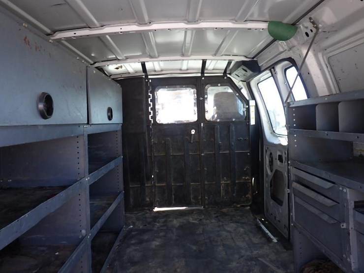 2009-utility-van-image-10