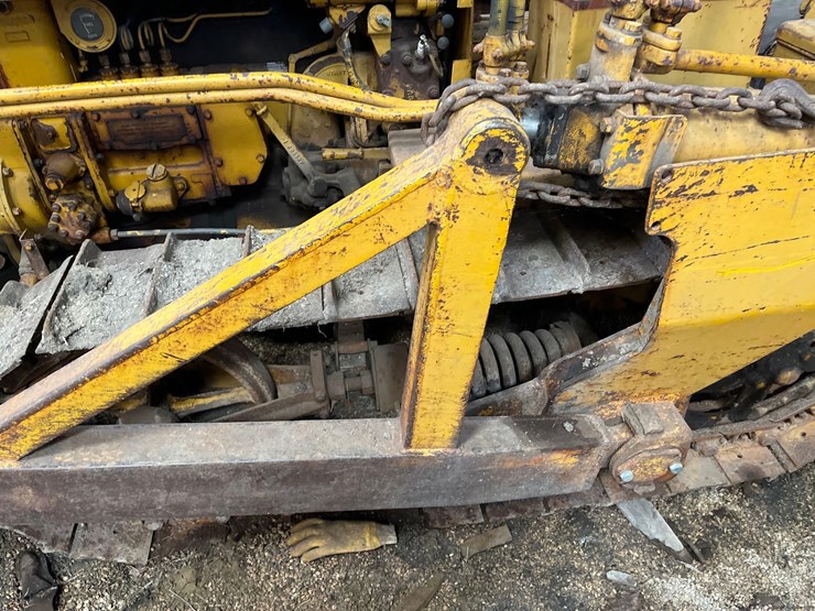 caterpillar-d2-image-25
