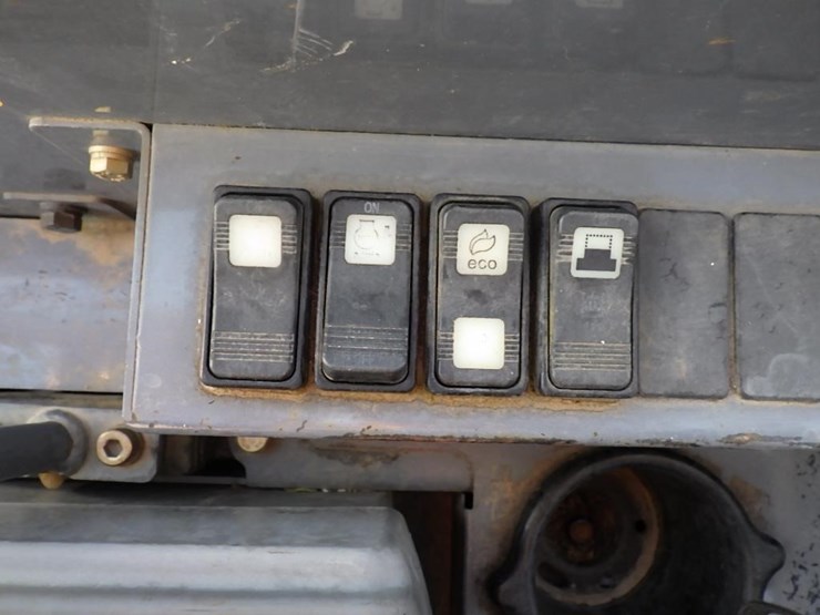2019-takeuchi-tb230-image-29