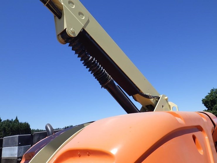 2009-jlg-400s-image-7