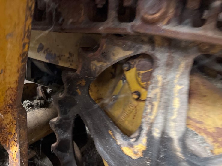 caterpillar-d2-image-10