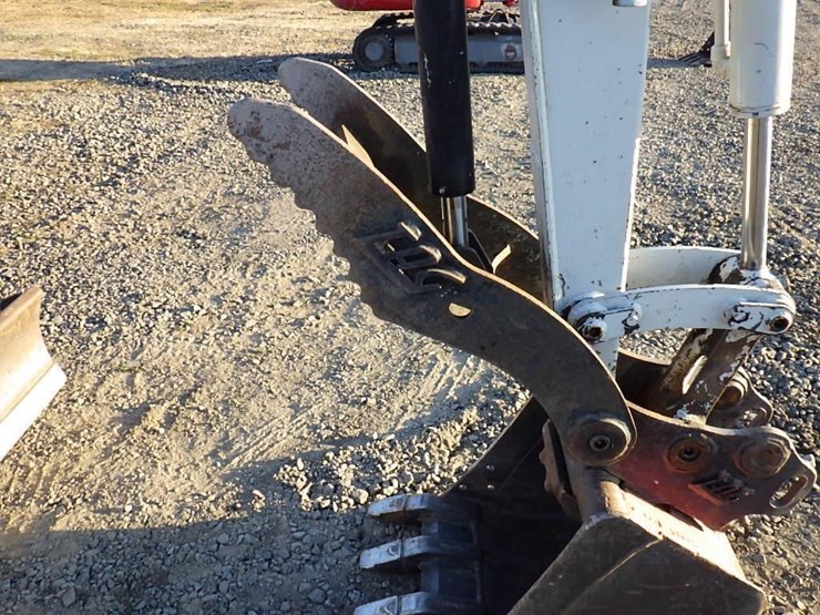 2019-takeuchi-tb230-image-10