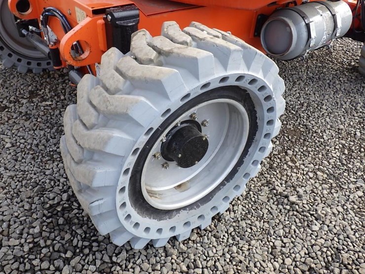 2017-jlg-600ajn-image-34